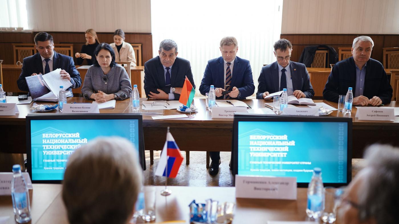Делегация Уральского федерального университета имени первого Президента России Б. Н. Ельцина посетила БНТУ
